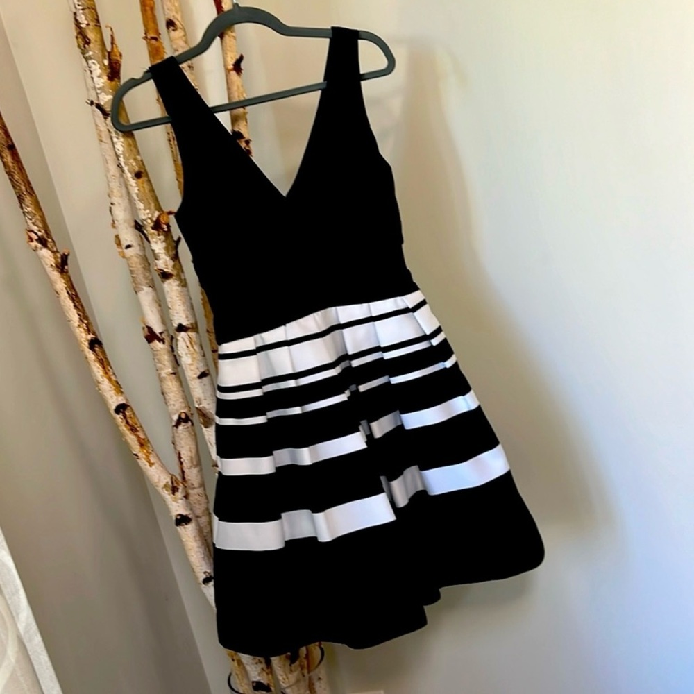 Cute Xscape dress